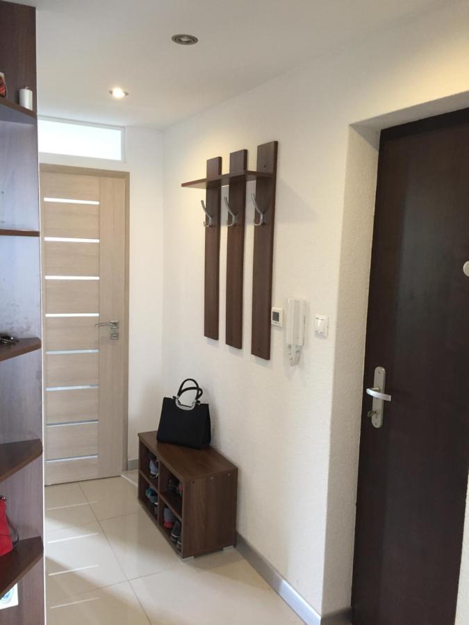 City Centre Apartment Lipótszentmiklós Kültér fotó