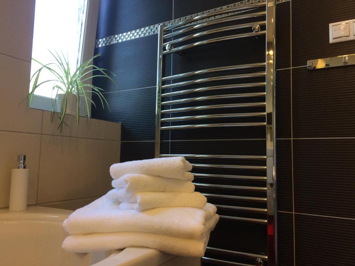 City Centre Apartment Lipótszentmiklós Kültér fotó