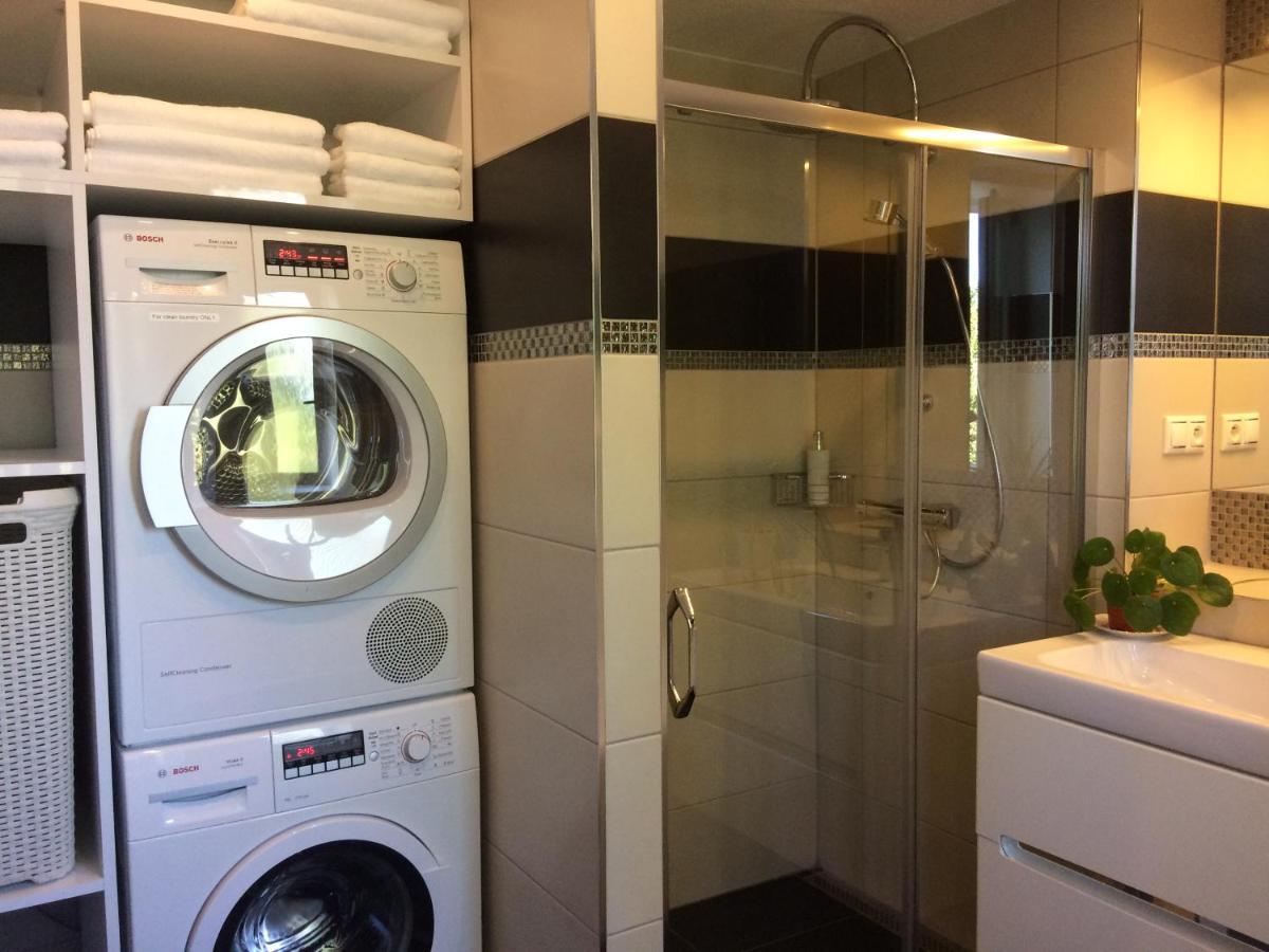 City Centre Apartment Lipótszentmiklós Kültér fotó